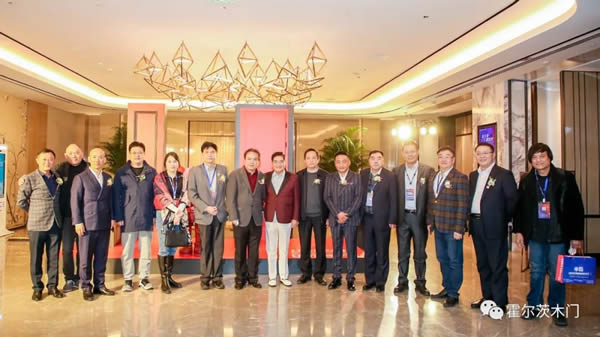 突破空间局限,呈现双面美学,霍尔茨双面双色T型门成CBDA人气爆款