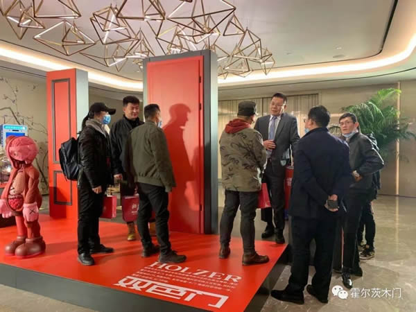 突破空间局限,呈现双面美学,霍尔茨双面双色T型门成CBDA人气爆款