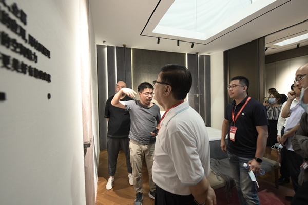 伯艺木门新品发布会 | 你看，东方是____?
