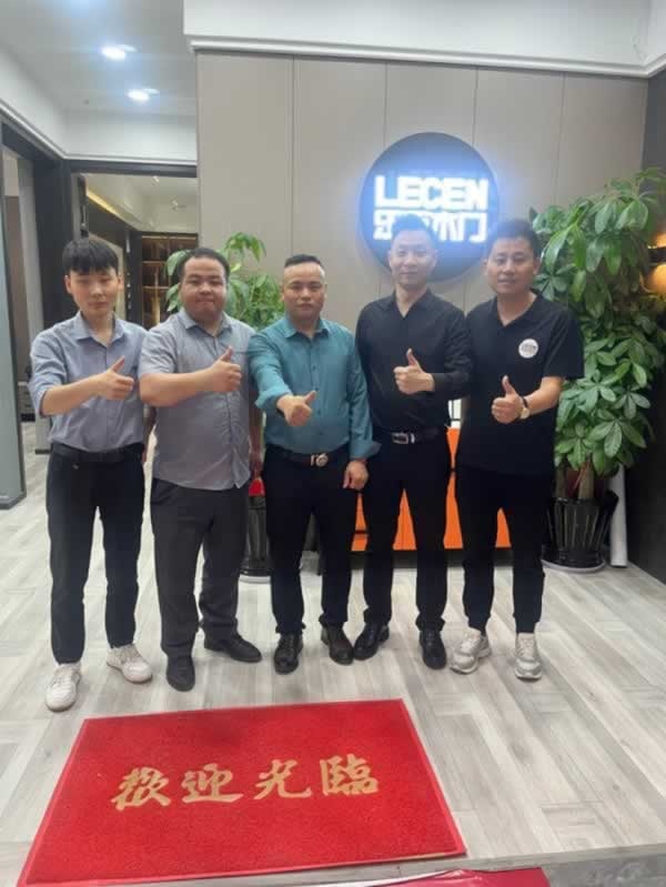 乐臣木门
